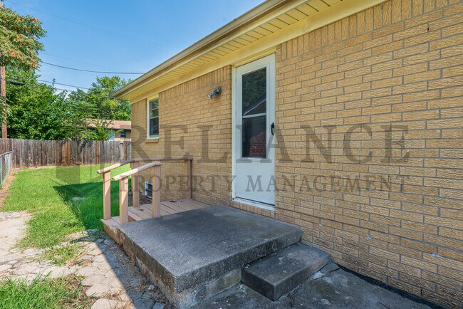 Building Photo - 1022 S Capri Ln