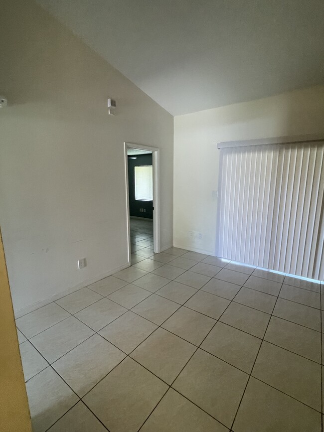 Building Photo - 1312 Ravida Cir