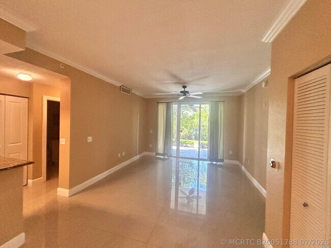 Foto del edificio - 1660 Renaissance Commons Blvd
