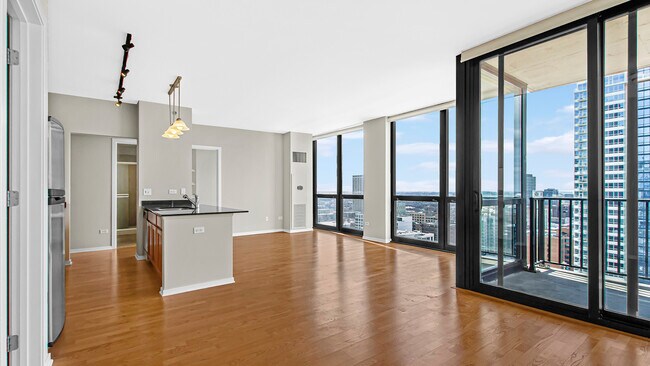 Building Photo - 210 S Desplaines St