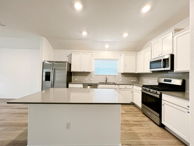 Building Photo - 1729 Catahoula Dr