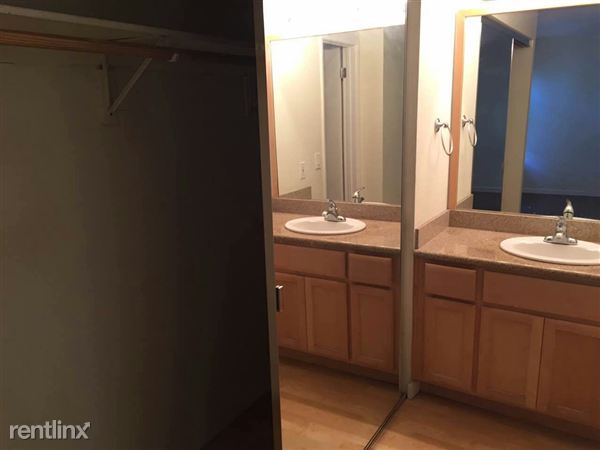 Building Photo - 705 Canonbury Way