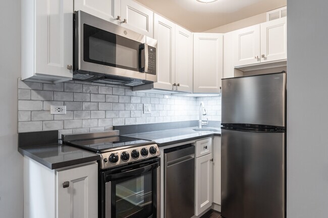 Foto del edificio - 641 W Wrightwood Ave
