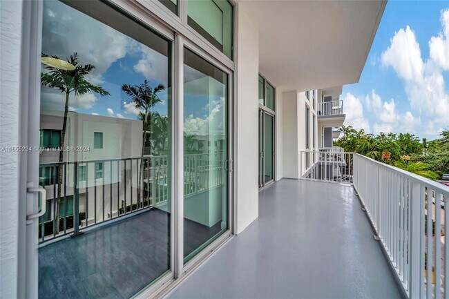 Building Photo - 2100 Van Buren St