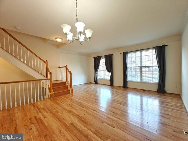 Foto del edificio - 13030 Park Crescent Cir