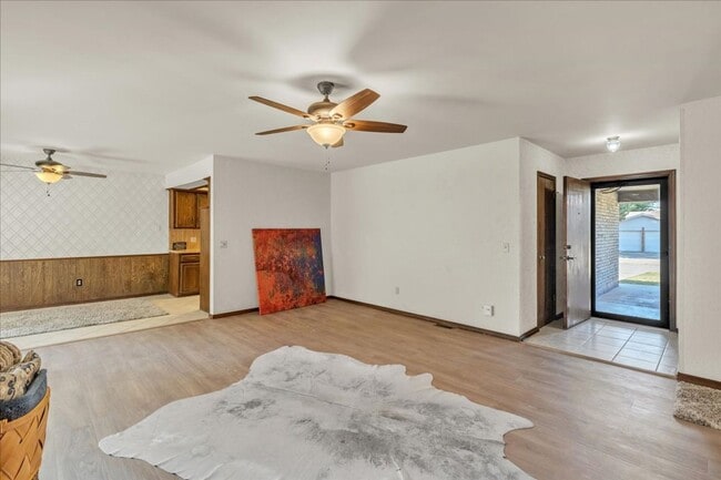 Photo - Adorable Yukon Home