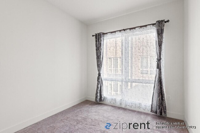 Building Photo - 1625 Delano St