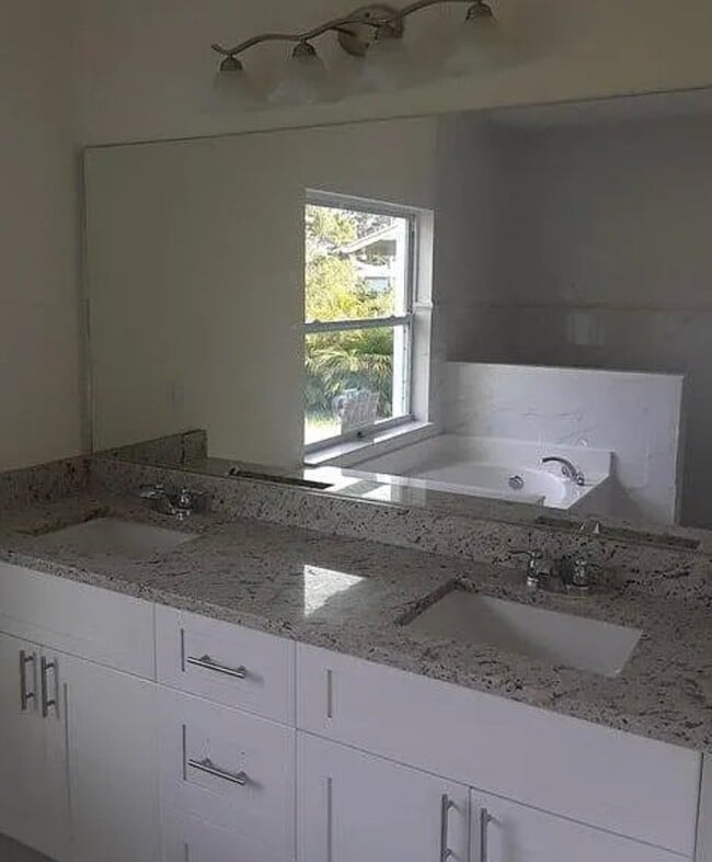 Foto del edificio - 986 SW College Park Rd