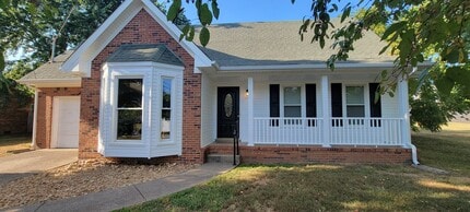Building Photo - 3103 Larson Ln
