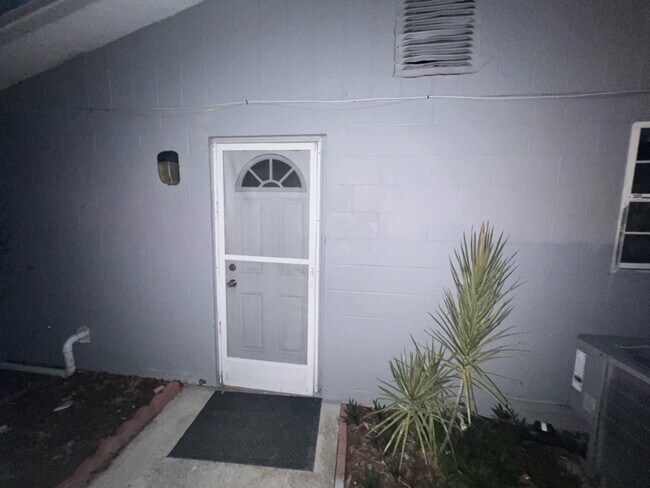 Foto del edificio - 6439 Willow Wood Ln