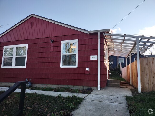 Building Photo - 5025 S Fletcher St