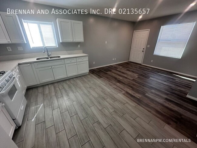 Foto del edificio - 1742 Kearney Ave