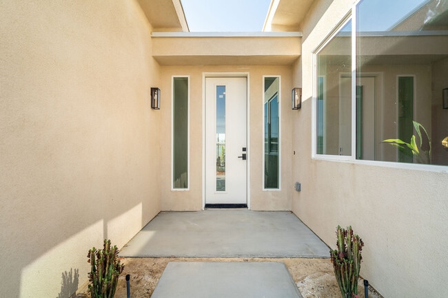 Building Photo - 361 W Sunview Ave