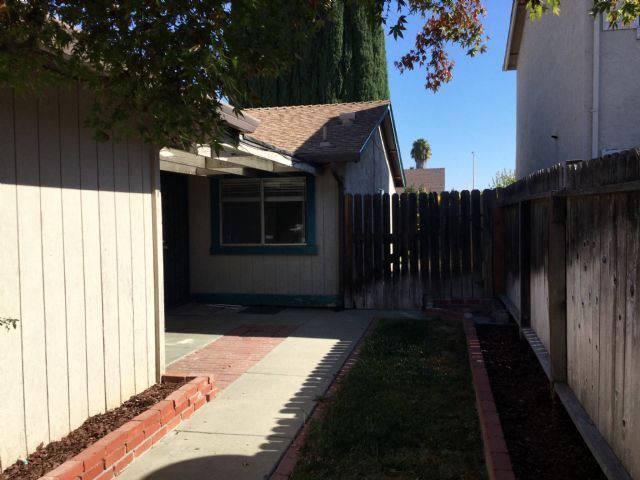 Foto del edificio - 2209 Banyan Way