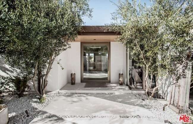 Building Photo - 3539 Beverly Ridge Dr