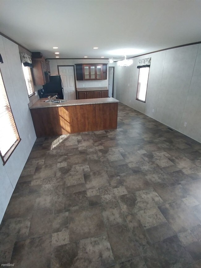 Building Photo - 12 Saint Peters Dr