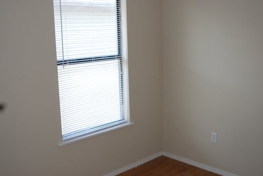 Photo - 930-932 Berry Street Apartment