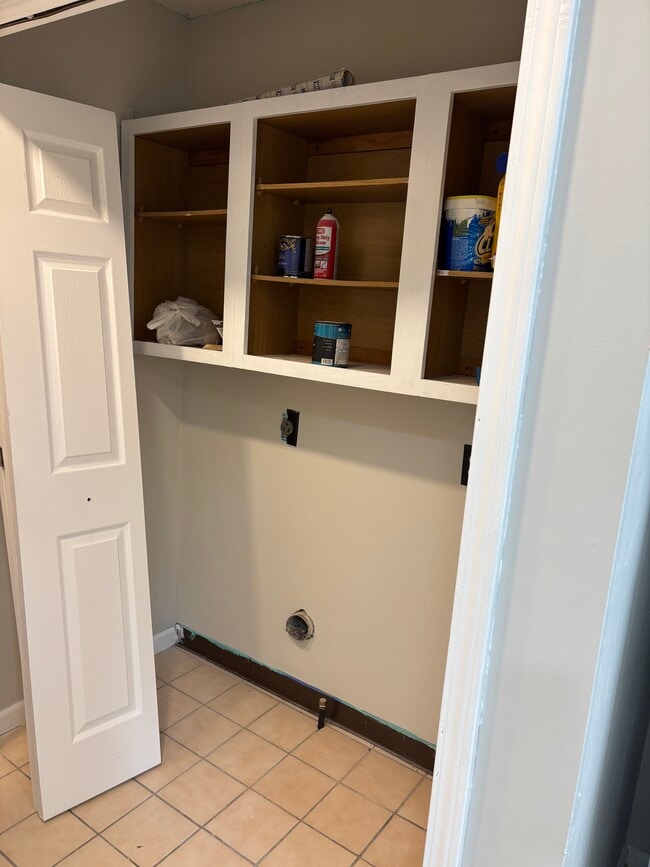 Washer Dryer Hookup - 113 Woodin Rd