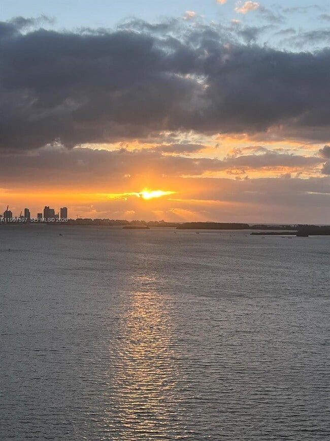 Foto del edificio - 2333 Brickell Ave