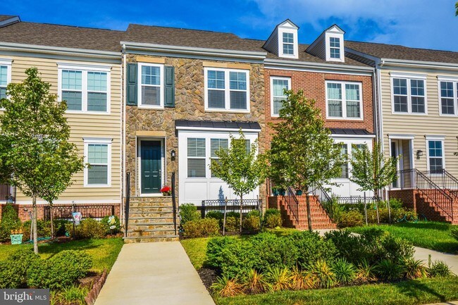 Building Photo - 210 Apricot St