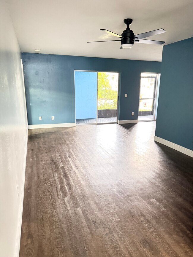 Building Photo - 5920 7th Ave W