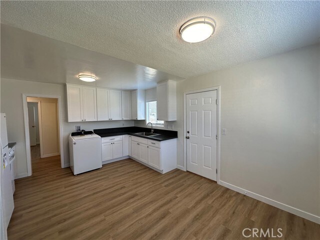 Foto del edificio - 4754 Grace Ave