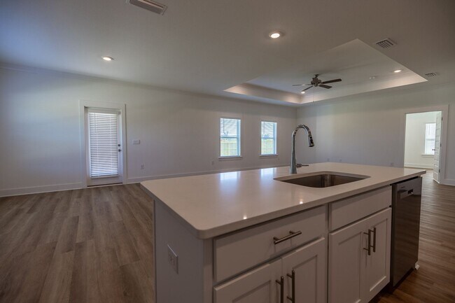 Foto del edificio - Stunning 5 Bedroom Home in Fairhope, AL! Spacious, Modern, and Move-In Ready!