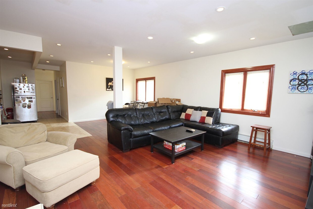 Foto principal - 2025 33rd St