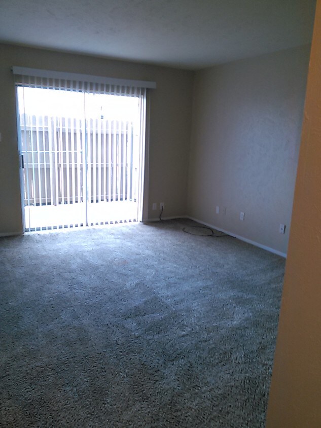 Primary Photo - 811 Golfcrest Dr