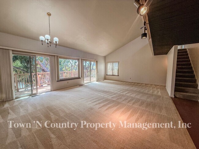 Building Photo - 26142 Carmel Knolls Dr