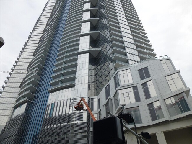 Foto del edificio - 851 NE 1st Ave