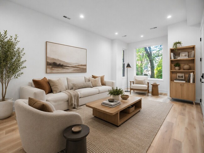Foto del edificio - 2113 N Kenmore Ave
