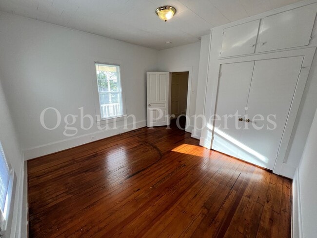 Building Photo - 1123 Franklin St SW