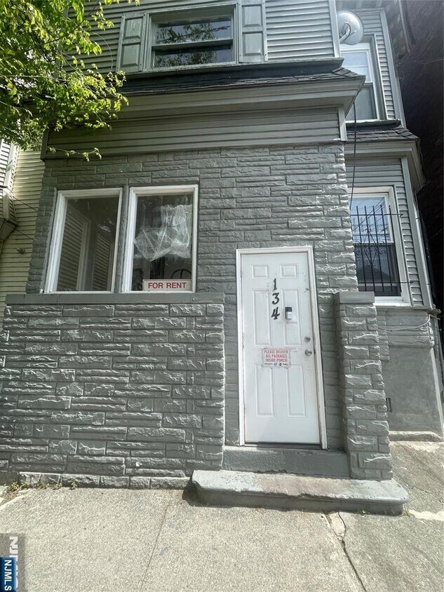 Foto principal - 134 S 7th St