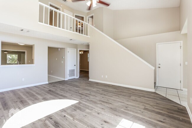 Foto del edificio - 7513 Cinnamon Lakes Dr