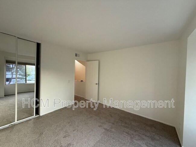 Foto del edificio - 99 Dogwood Ln