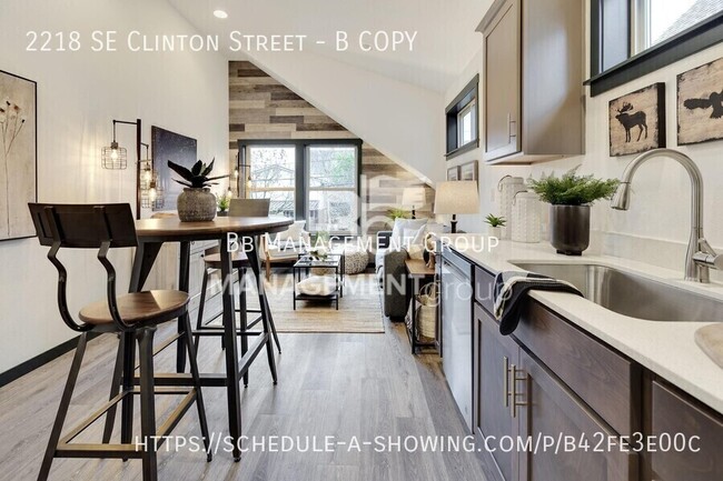 Foto del edificio - 2218 SE Clinton St