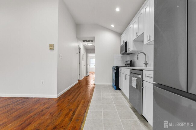 Building Photo - 45 Jewett Ave