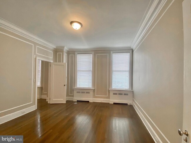 Building Photo - 237 S 18th St