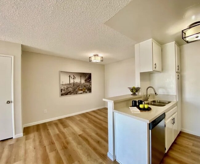 Building Photo - Victory Apartments