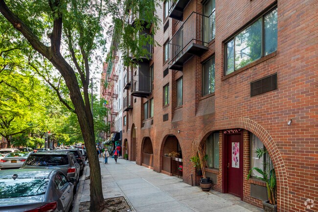 Building Photo - 316 E 65th St