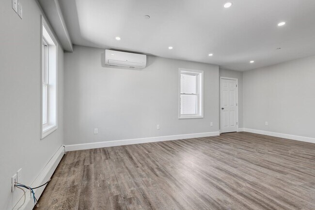 Foto del edificio - 129 Pleasant St
