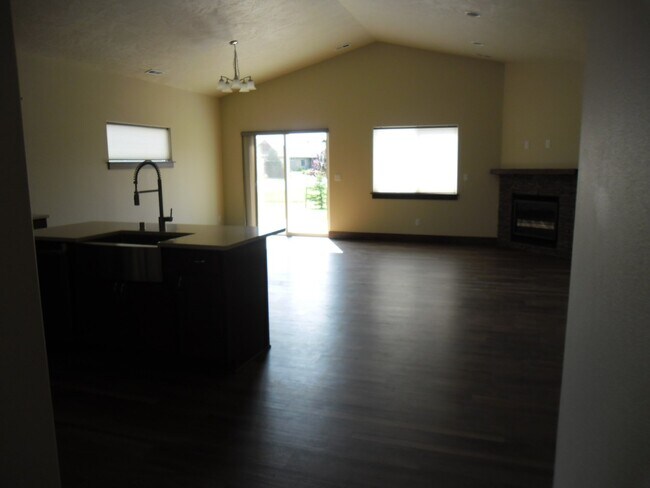 Foto del edificio - GOLF COURSE AREA HOME