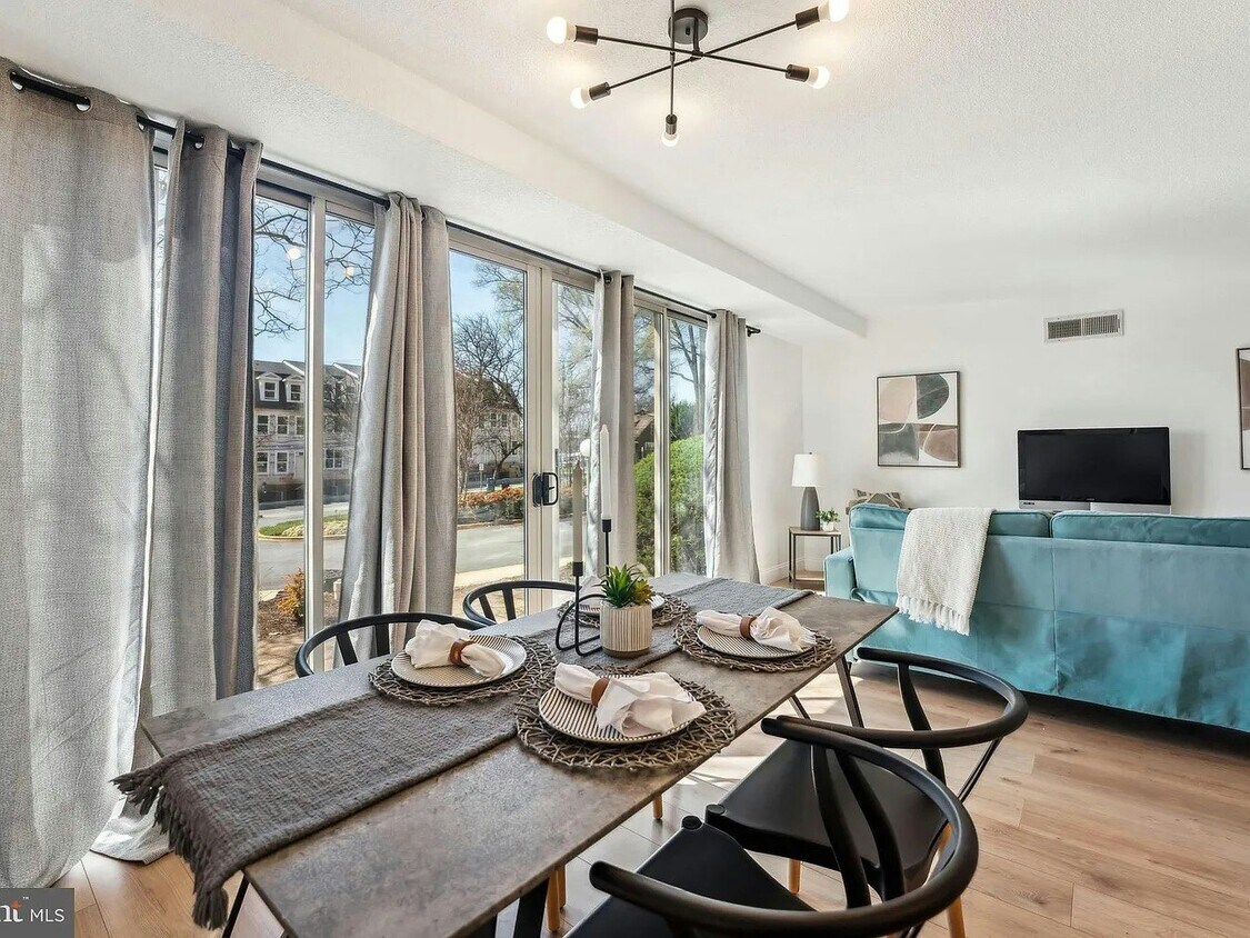Foto principal - 4410 Oglethorpe St