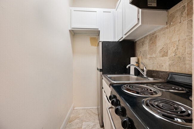 Building Photo - 310e E 93rd St