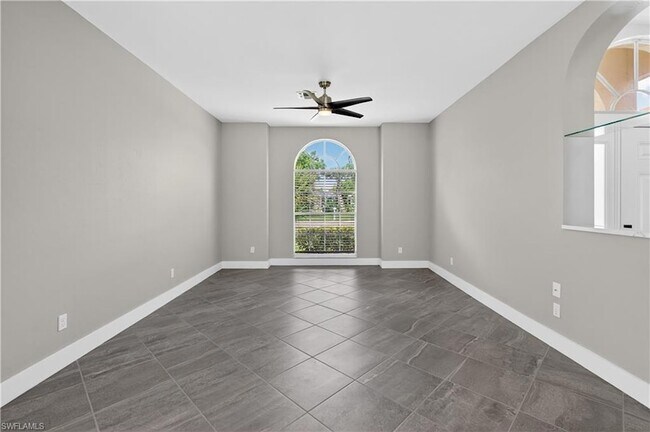 Building Photo - 2138 E Crown Pointe Blvd
