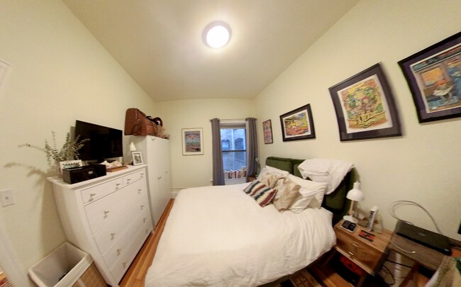 Building Photo - 1463 Beacon St