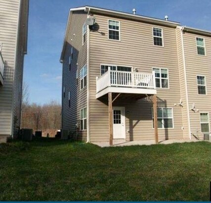 Foto del edificio - 496 Jacobsen Drive