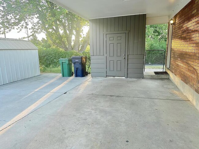 Building Photo - 8068 Bryce Dr