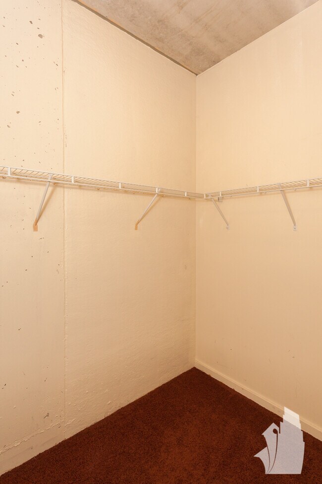 Foto del edificio - 630 N Franklin St